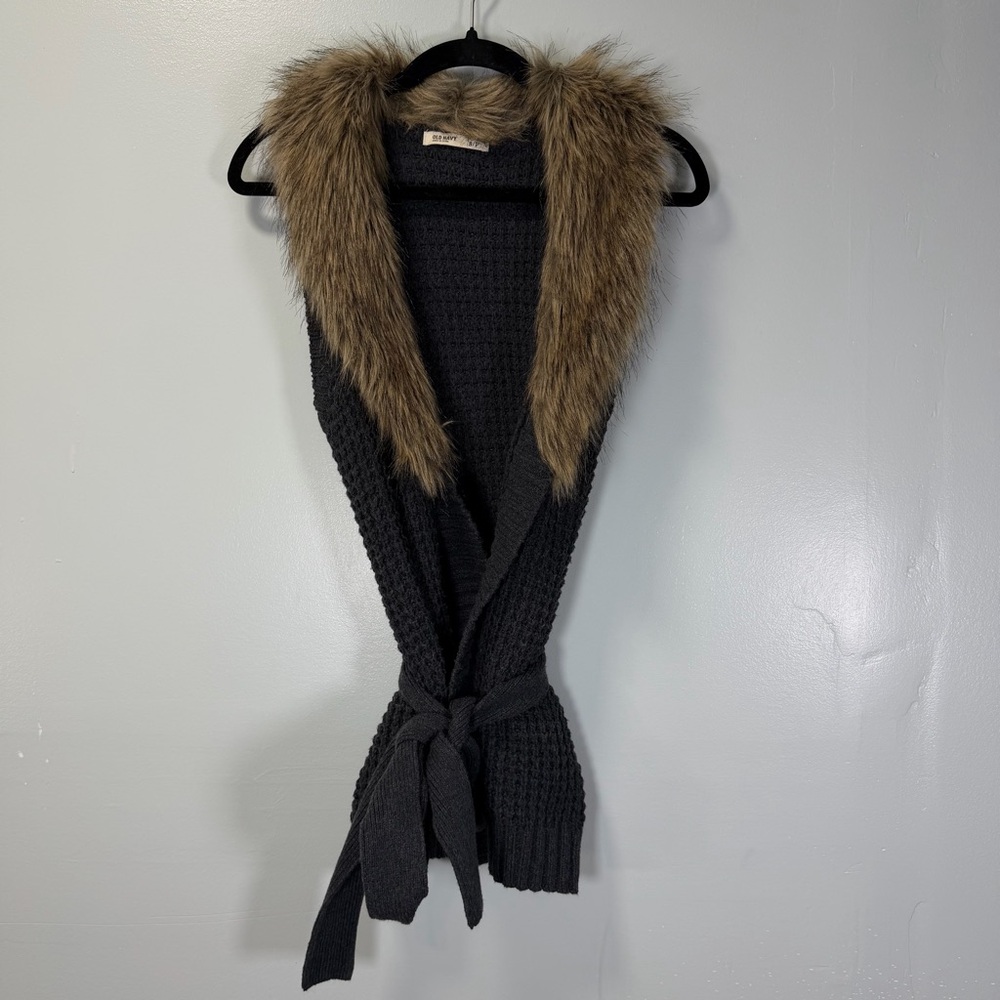 Old Navy Grey Sweater Vest with Faux Fur Trim Sz Small